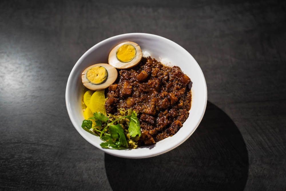 Traditional Marinated Pork on Rice / 傳統滷肉飯