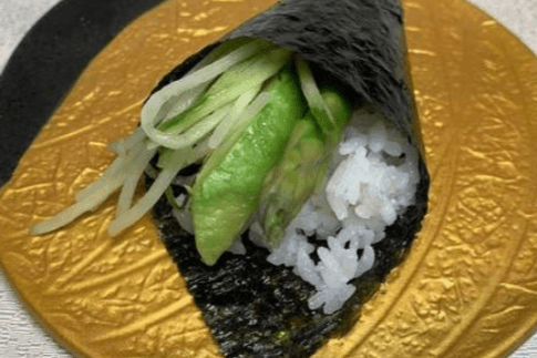 42H. Fresh Green Hand Roll (1pc)