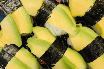 S22. Avocado Sushi (6 pcs)
