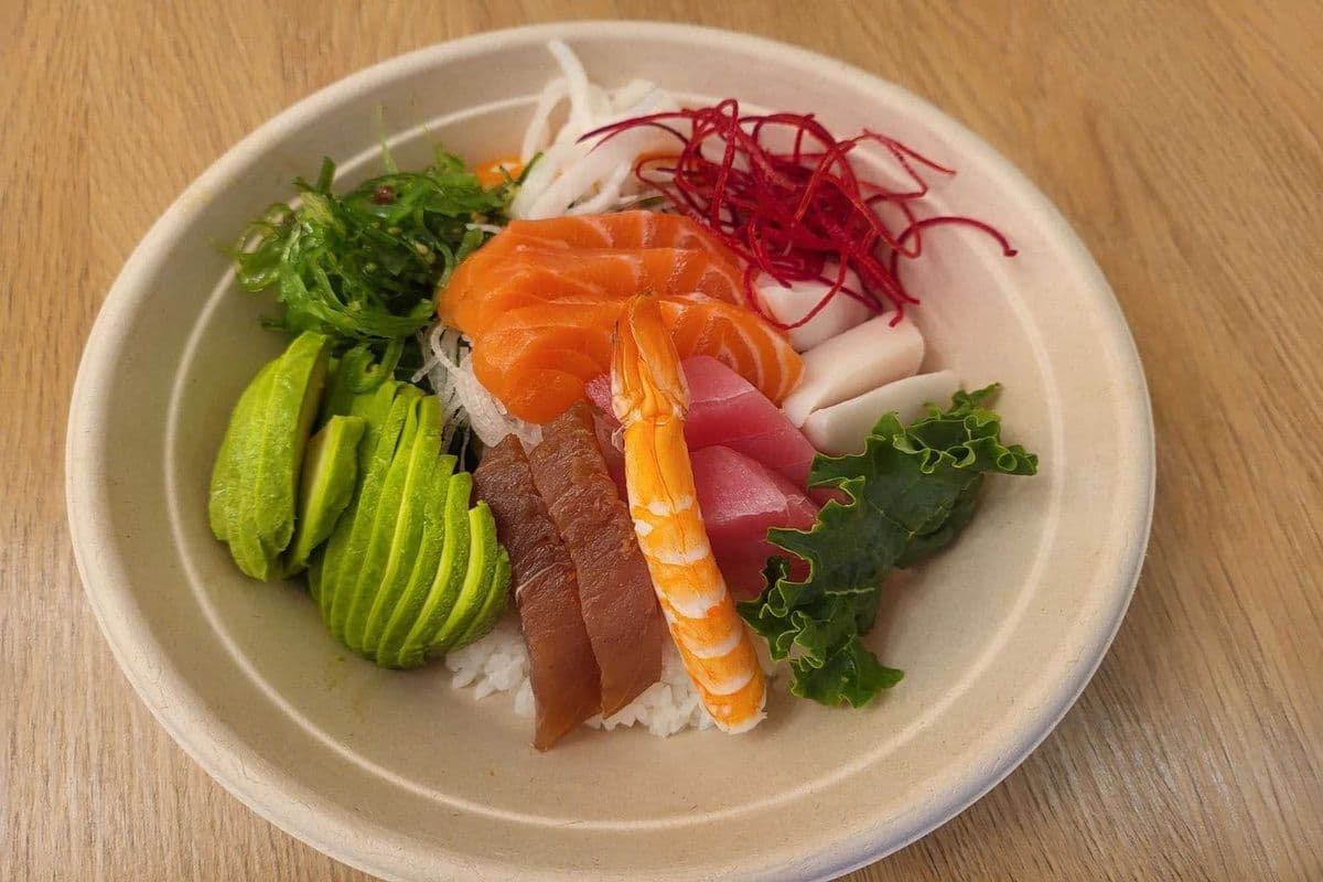 Rainbow and Avocado Don (10 pcs)