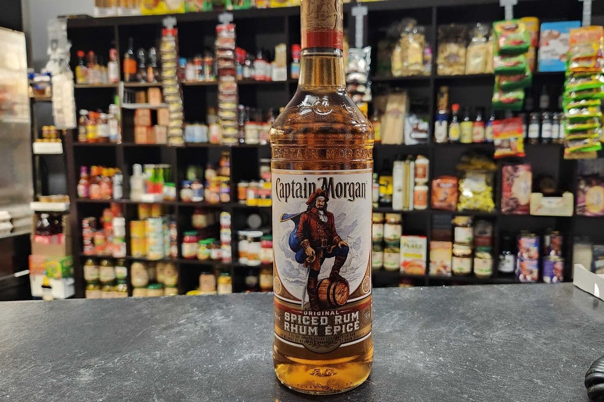 Captain Morgan Spiced Rum (750 ml) (1 x 750 ml)