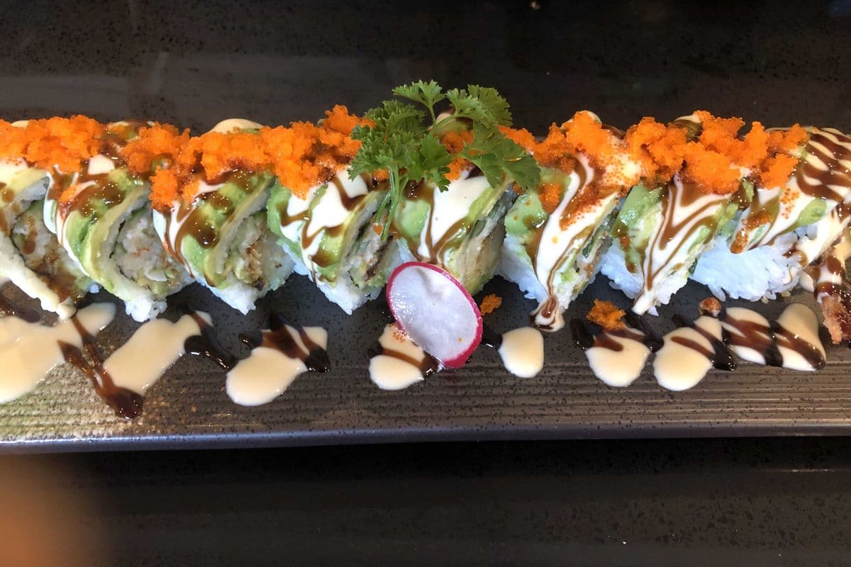 Fly Dragon Roll (8 pcs)