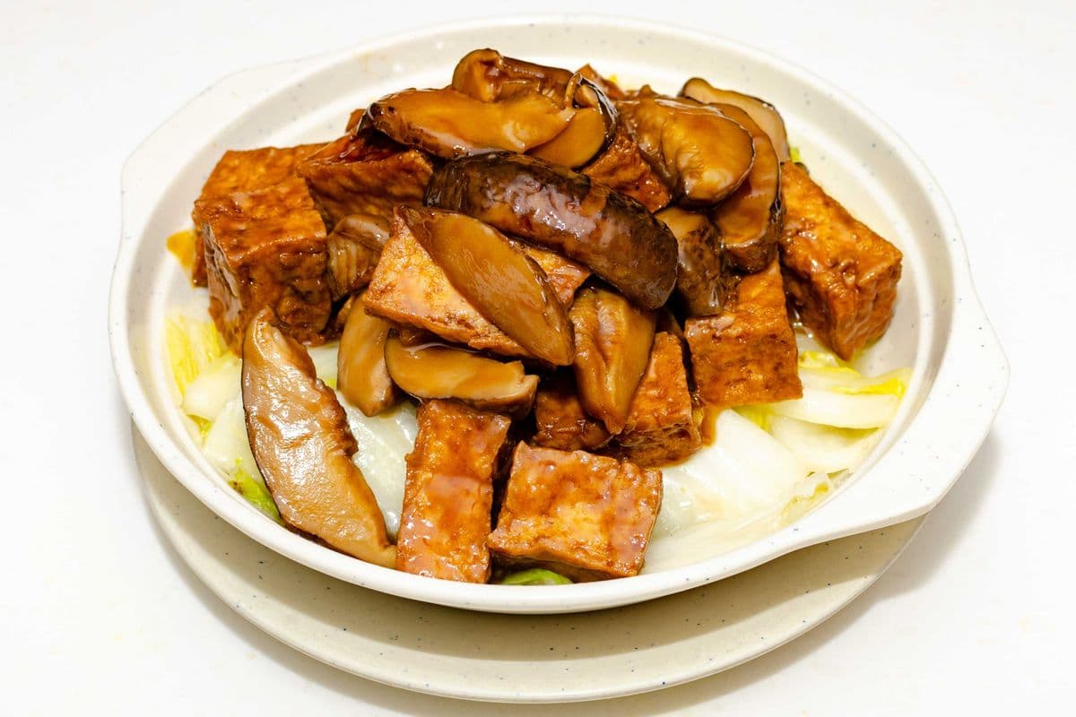 029 Braised Bean Curd with Chinese Mushroom 北菰扒豆腐