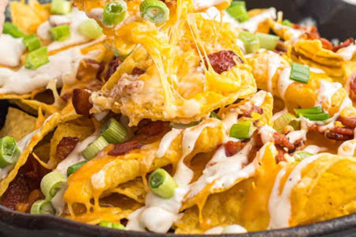 LOADED NACHOS ( BACON STRIPS )
