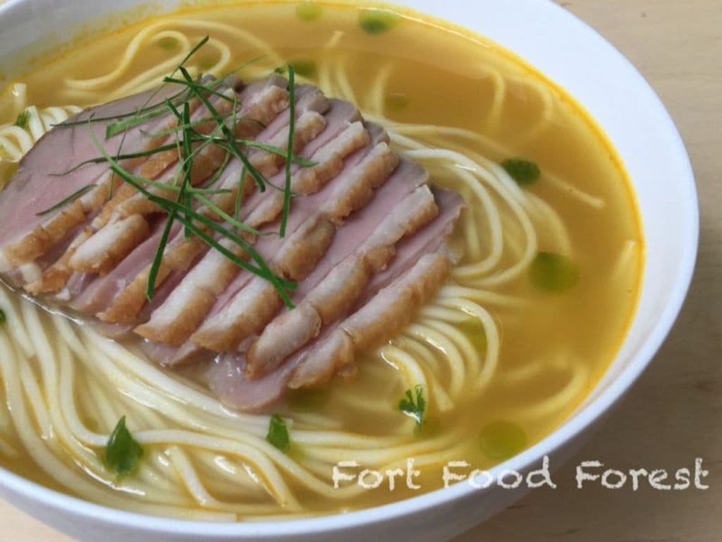 Duck Noodle in Chicken Soup 14. 鴨胸 清雞湯麵套餐-o-