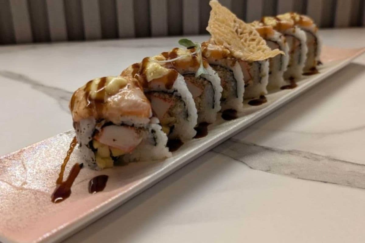 Salmon Torched Roll