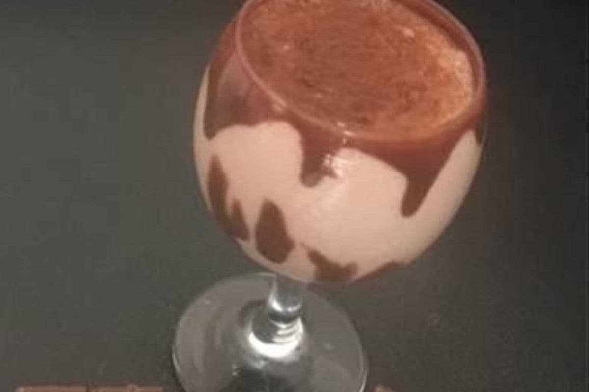 Chocolate lassi