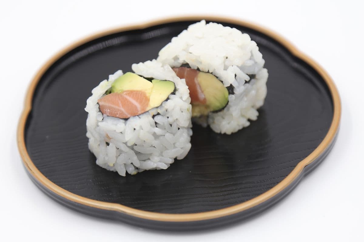 SalmonAvo Roll (8pcs)