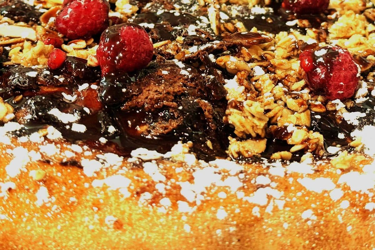 Medium Nutella Pizza " contain nuts"
