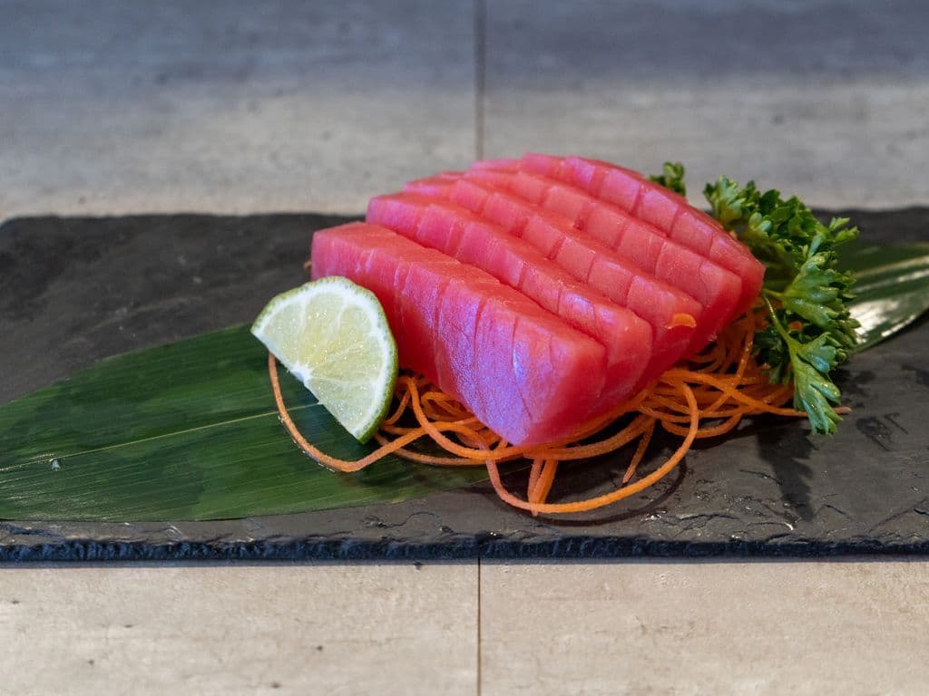 AHI-TUNA SASHIMI 100g
