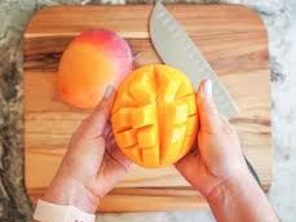 (TOP SELLER) TREE RIPEN AUSTRALIAN MANGO (1PC)