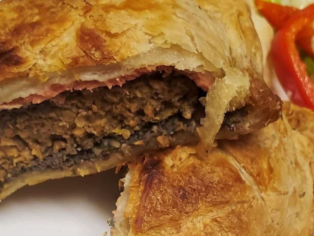 E100 Vegan Bacon Beef Wellington