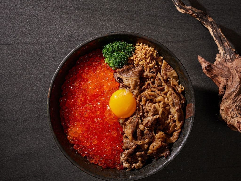 Ikura Gyudon いくらと牛の2色丼
