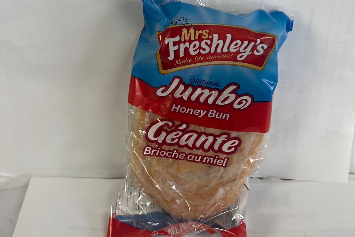 Honey Bun Jumbo (142gm) (590 Cal)