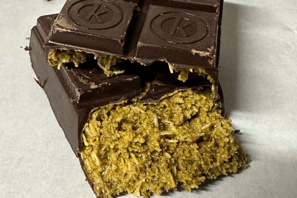 Dark chocolate kunafa