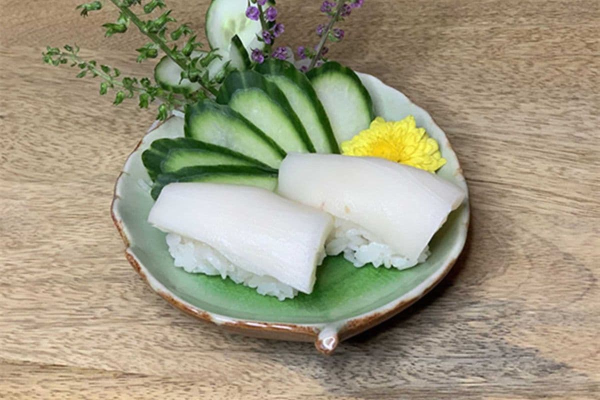 004 White Tuna (1 pc)