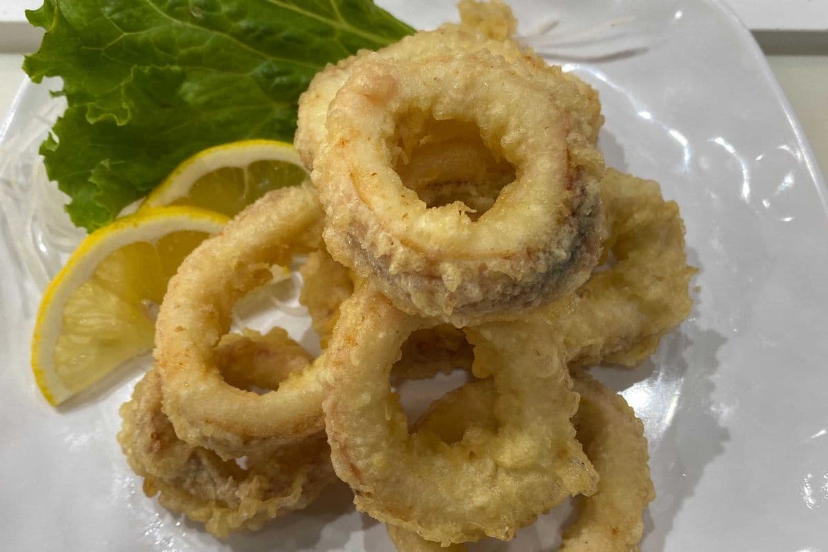 Deep Fried Calamari (8pcs)