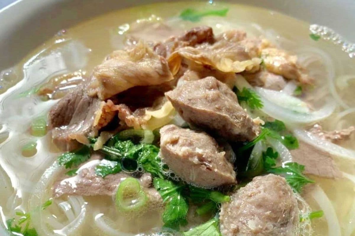 25. Thinly Sliced Medium Rare and Well Done Beef, and Hand-made Beef Balls