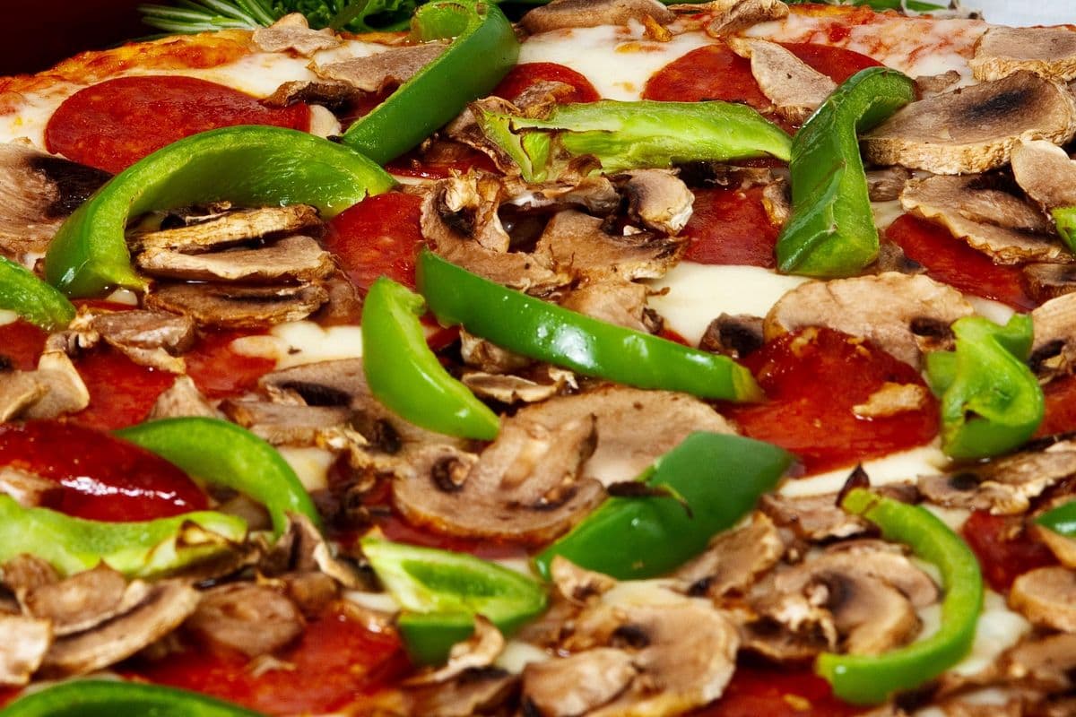 16" X-Large Delux Pizza