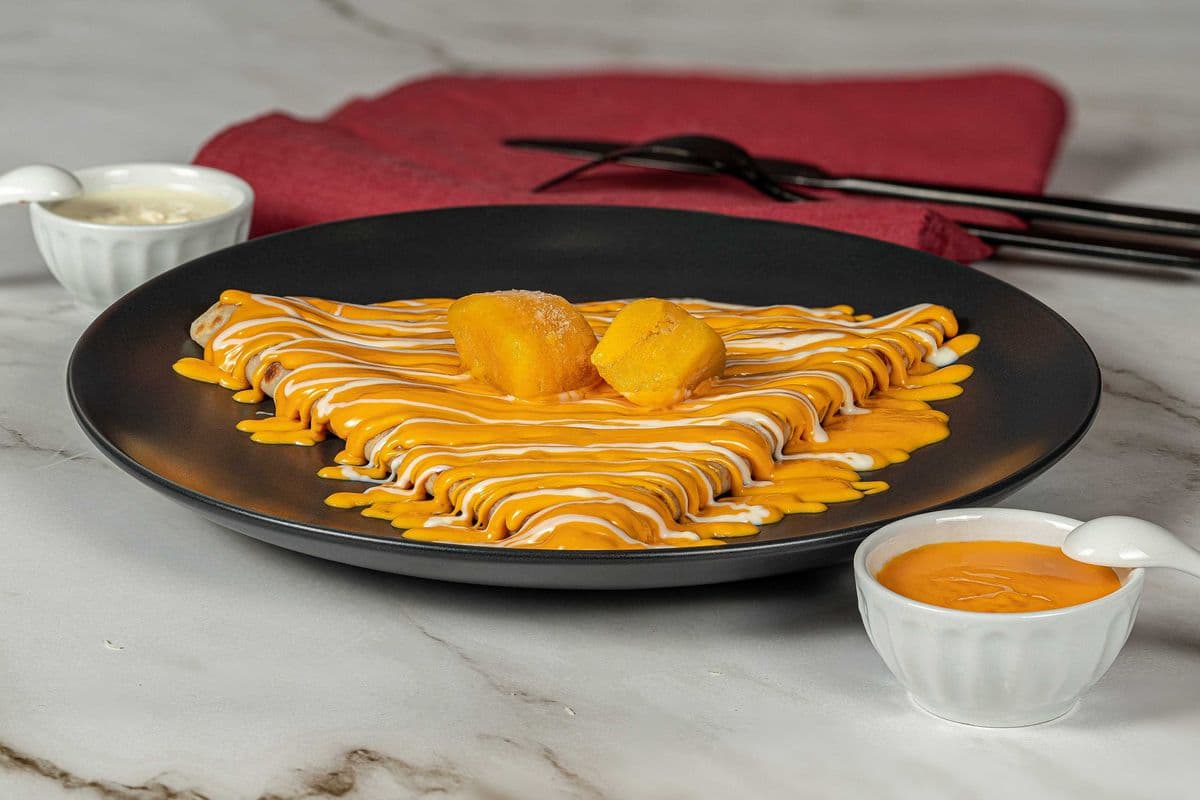 Mango crepe