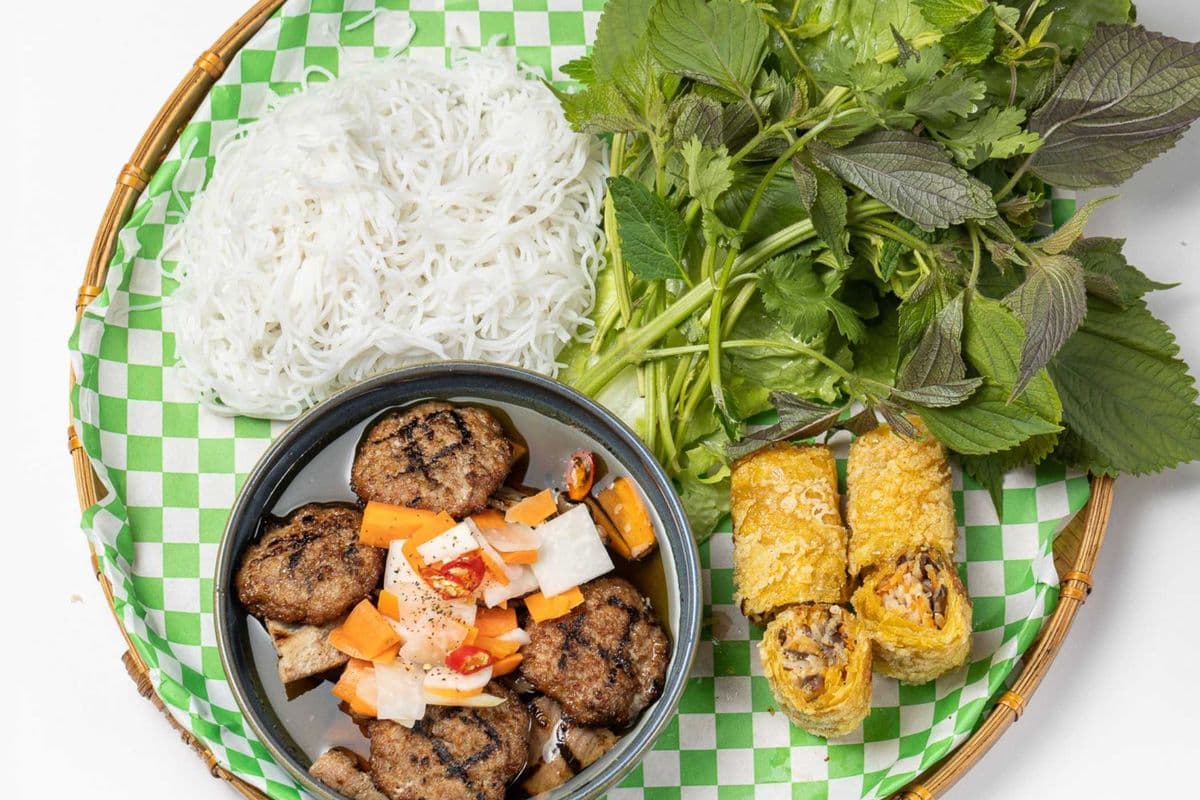 58. Ha Noi Style Vermicelli Noodles with Grilled Pork and Spring Rolls