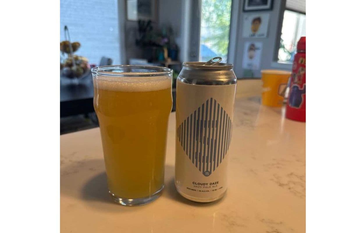 CLOUDY DAZE HAZY PALE ALE (4 x 473ML)