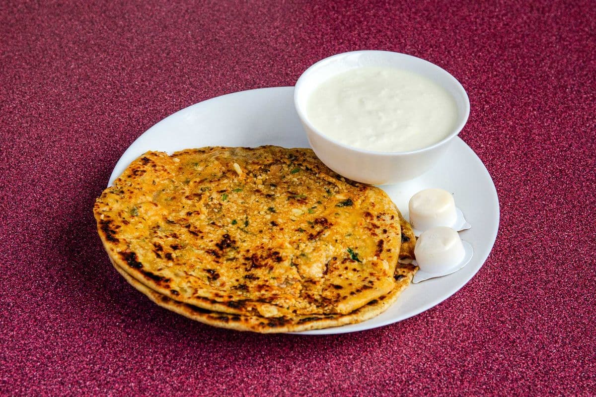 Gobhi Paratha Plate