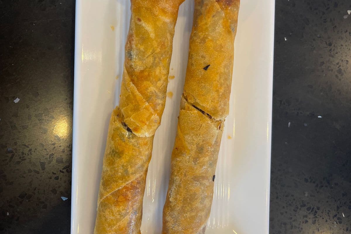 1. Vietnamese Spring Rolls - Chả Giò Thịt hay Chay (2 pcs)