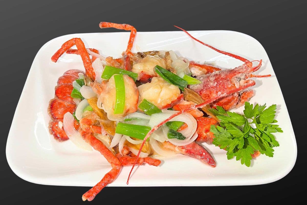 Ginger & Onions Lobsters 姜葱炒龙虾