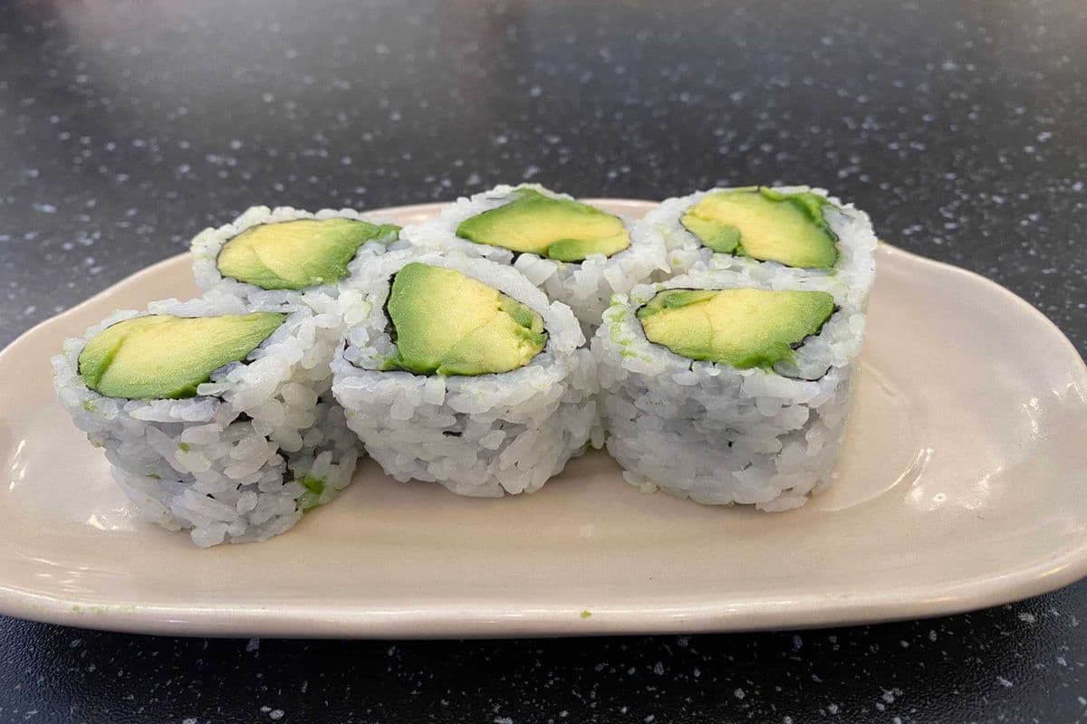 Avocado Roll (6 pcs)