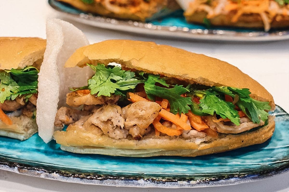 Bánh Mì Thịt Nướng