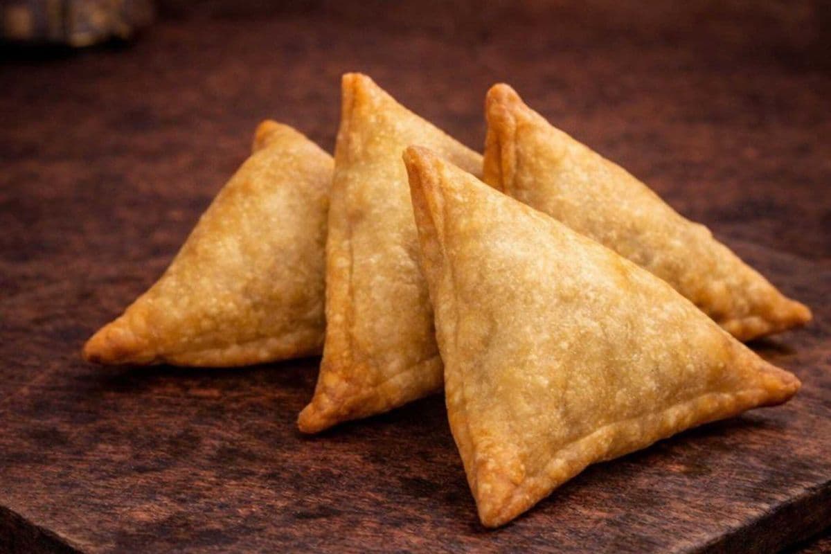 Samosa légumes - 4 pièces / Samosa Veggie - 4 Piece ( 4 Piece)