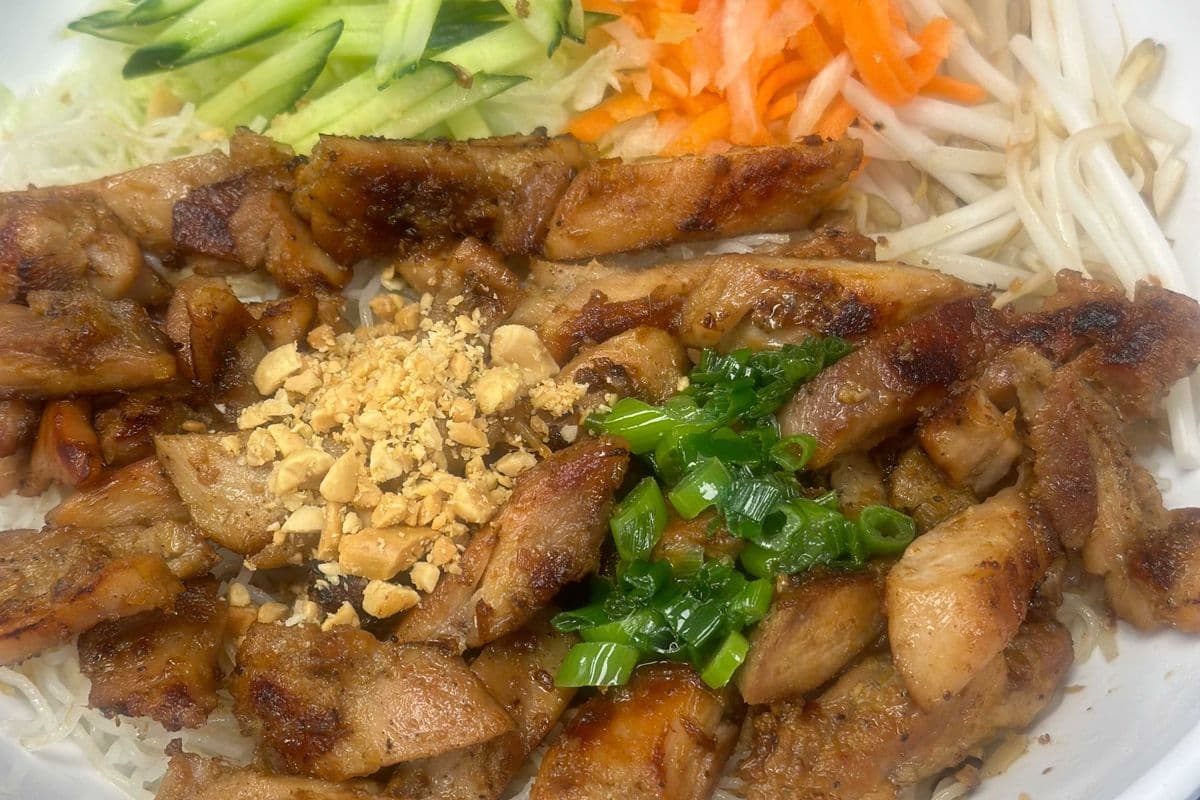 39. Grilled Chicken with Vermicelli