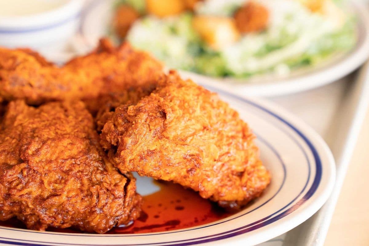 Nashville Hot Fried Chicken Thighs (2 pcs)