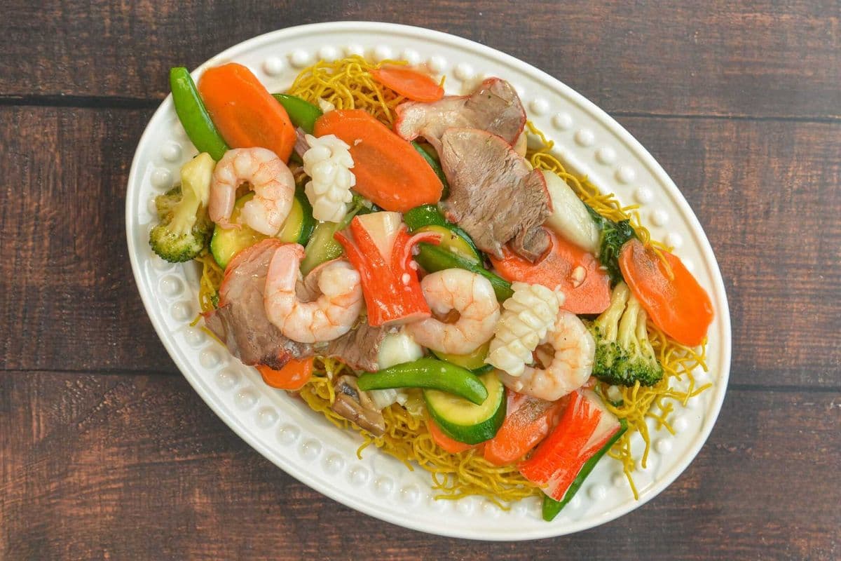 32. Deluxe Crispy Chow Mein (or Soft)