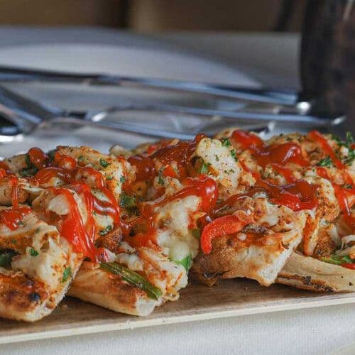 All Time Favourite - Butter Chicken Pizz-aan