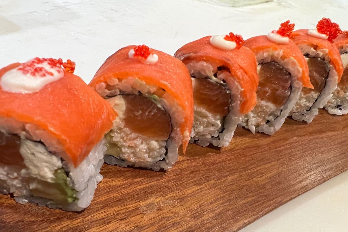 15. Philly Roll (8 pcs)