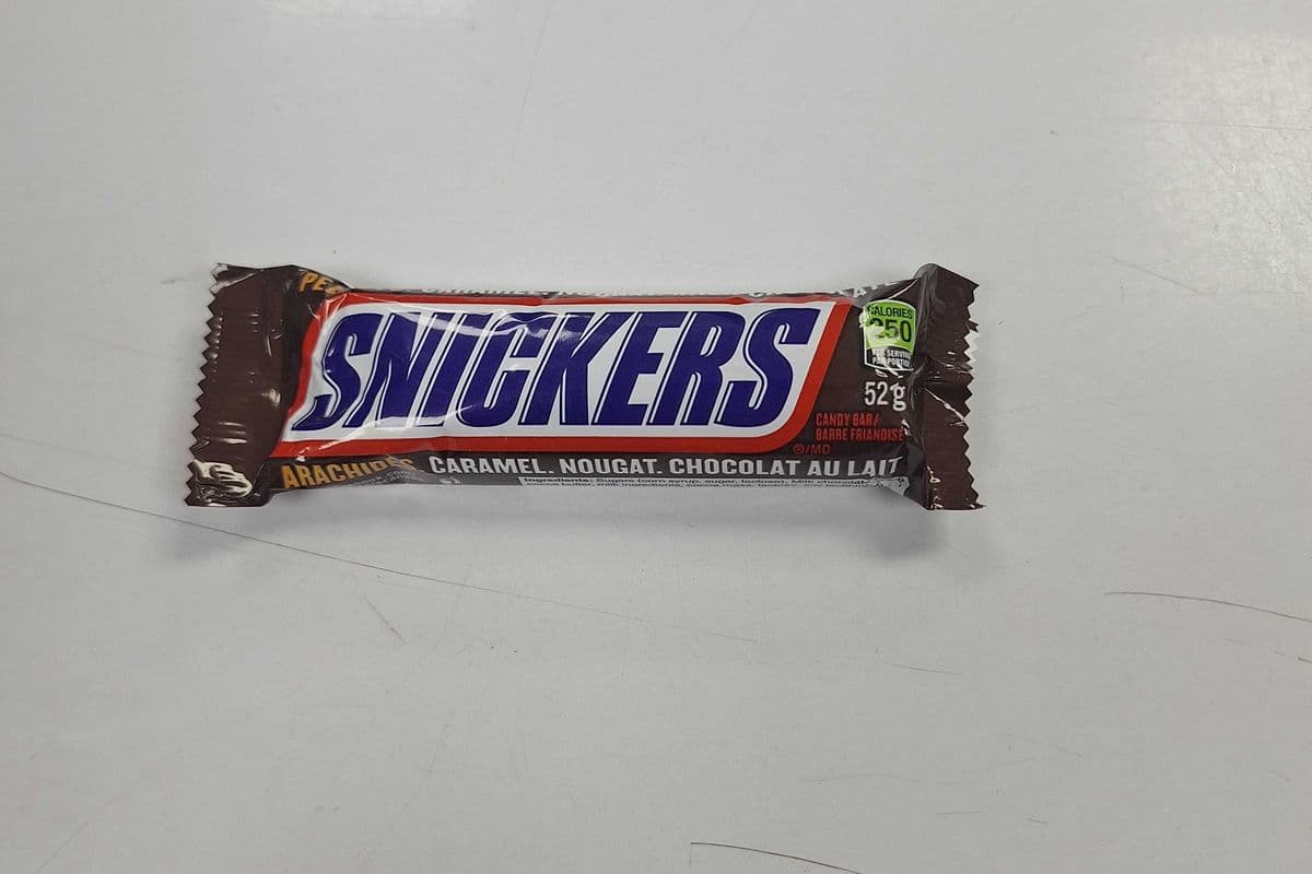 Snickers Regular (52 g) - $ 1.99