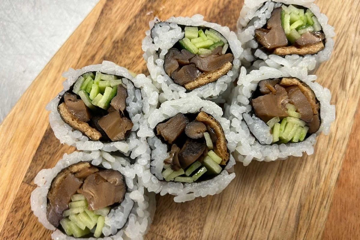 Shiitake Mushroom Roll (6 pcs)