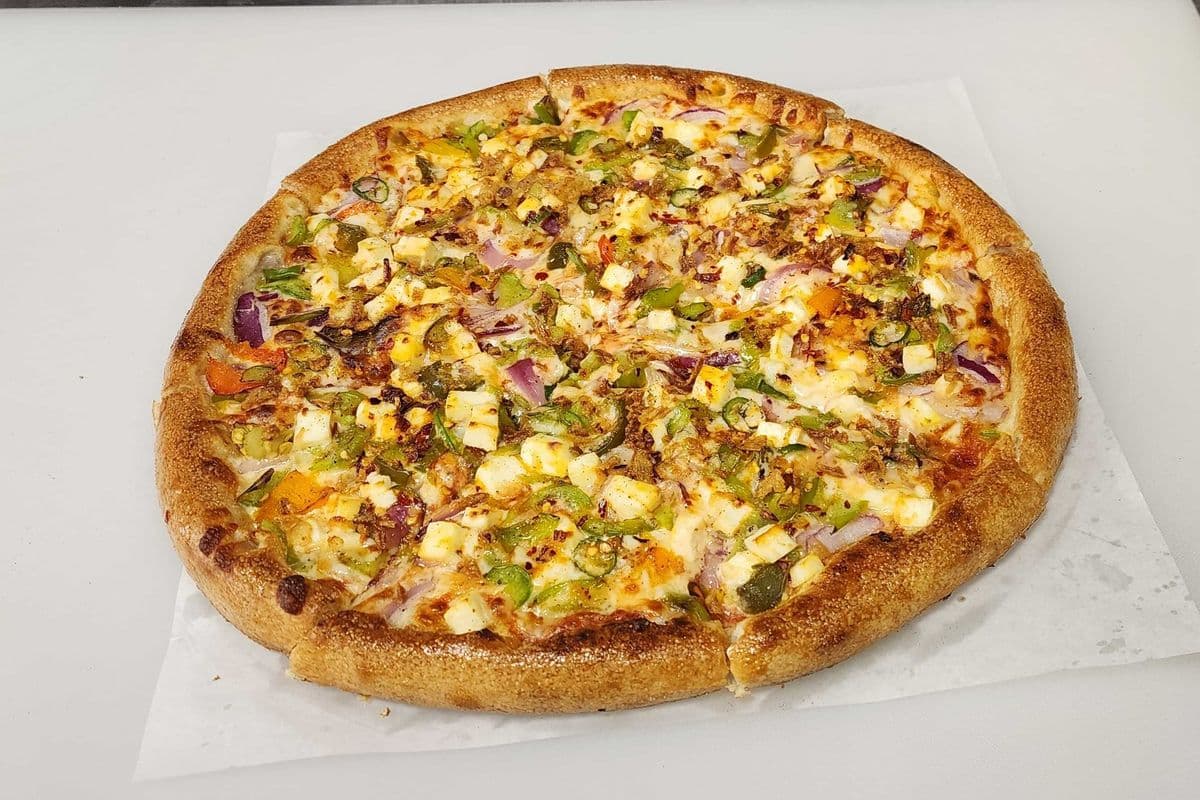 Spicy Paneer Pizza (12'') Medium