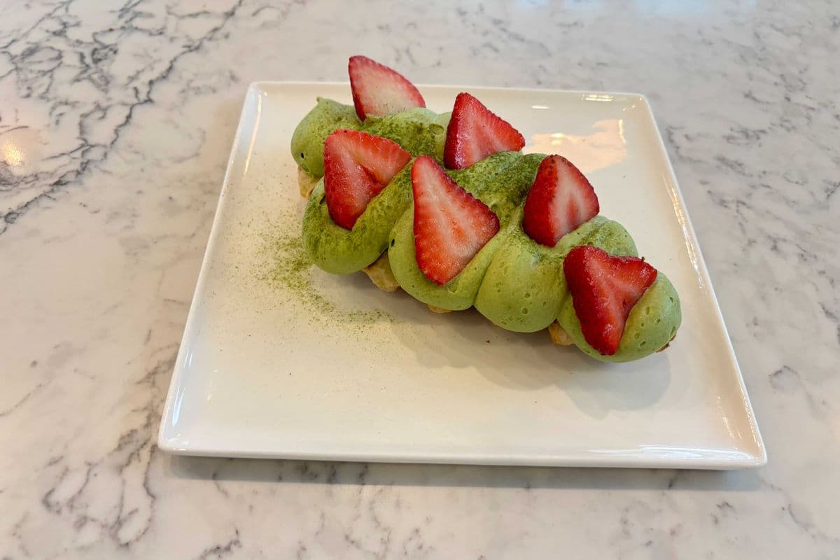 Straberry Matcha Cream Croffle