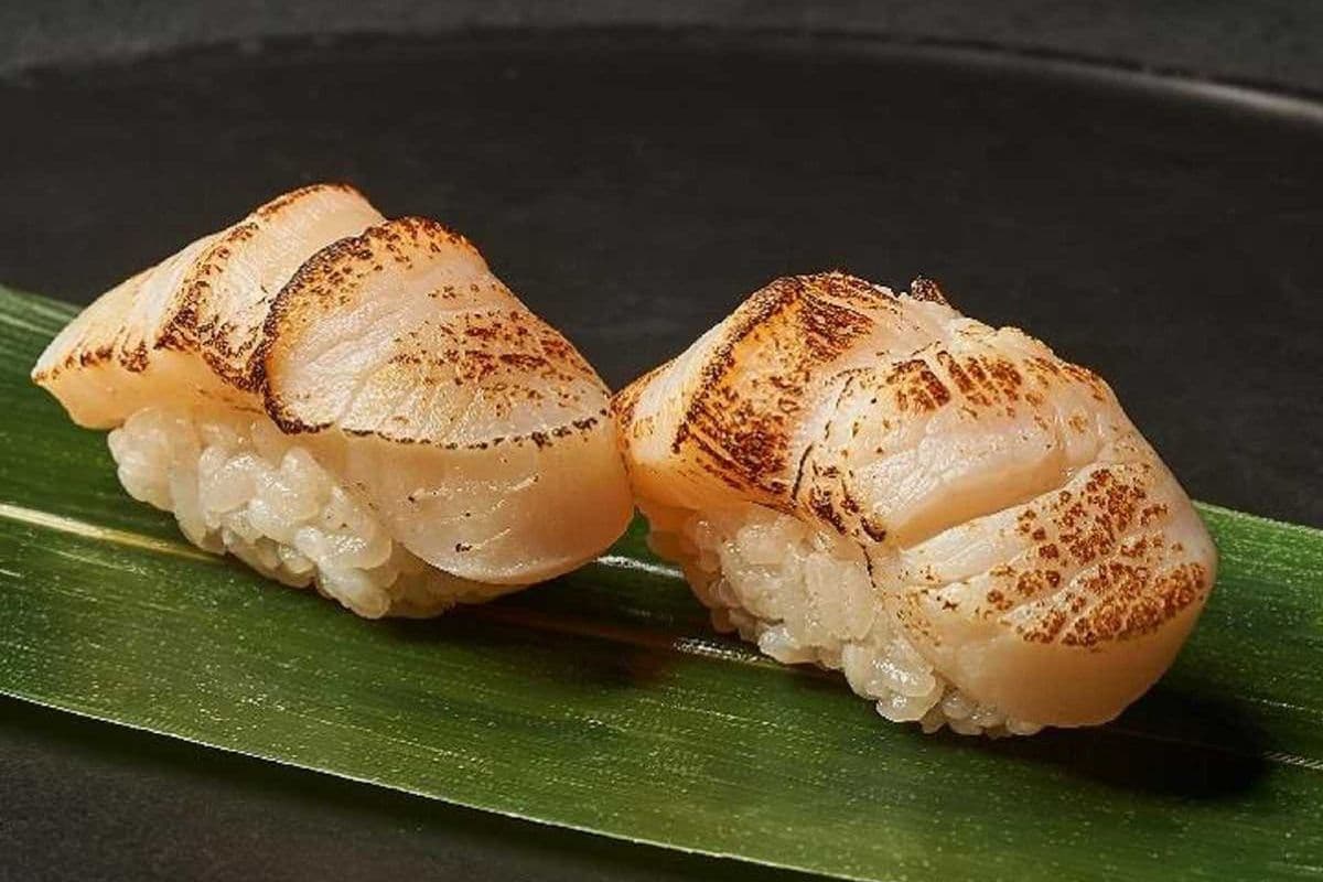 Hotate Aburi Nigiri