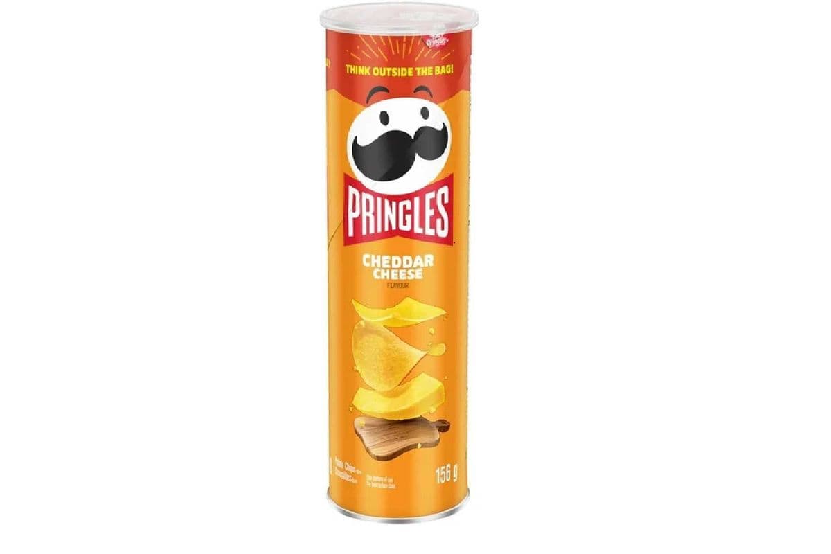 Pringles Cheddar Cheese Potato Chips (156 g)