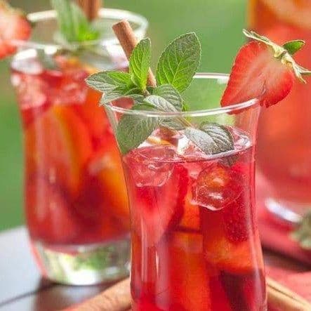 Mocktail sangria rosée canneberge-fraise sans alcool / Mocktail Sangria Dew Cranberry - Strawberry Alcohol Free