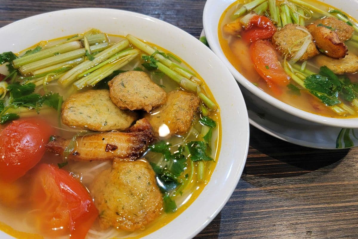 #100. FISH CAKE RICE NOODLE SOUP