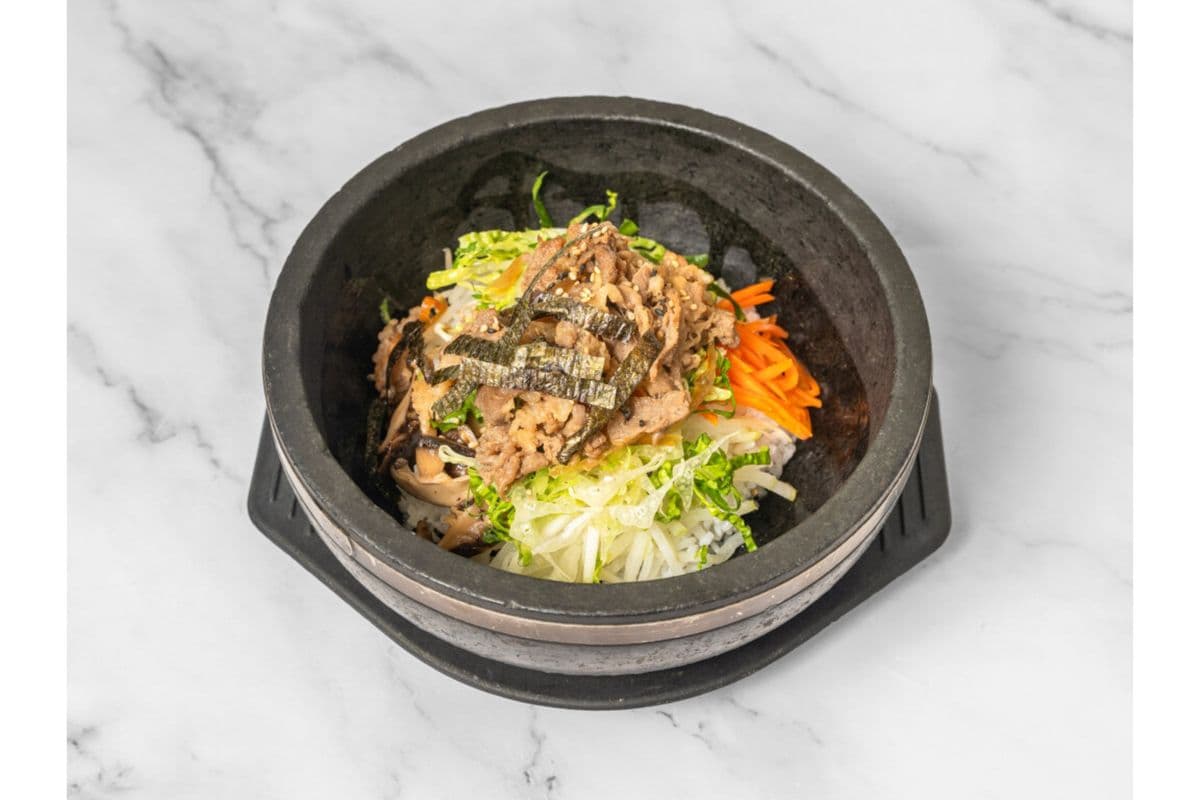 Bulgogi Bibimbap / 불고기비빔밥