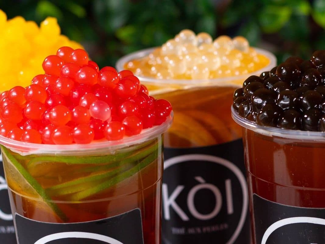 LIMONADE TEA WITH STRAWBERRY POPPING BOBA