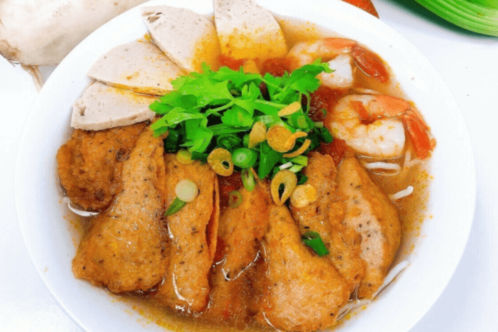 211. Vietnamese Fried Fishcake, Shrimp, and Sausage with Vermicelli Tomato Soup - Bun Cha Ca