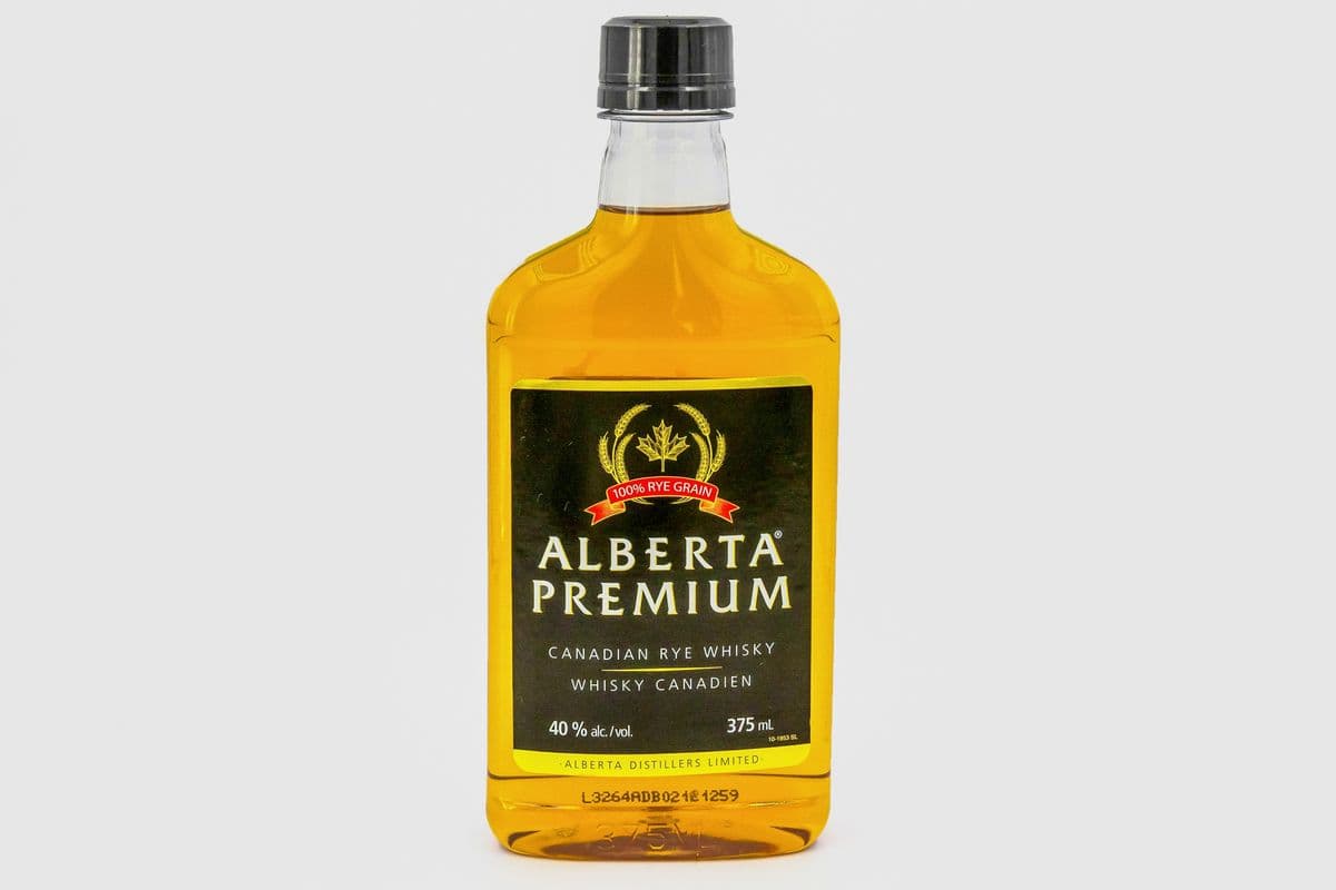 3871. Alberta Premium (1 x 375 ml)