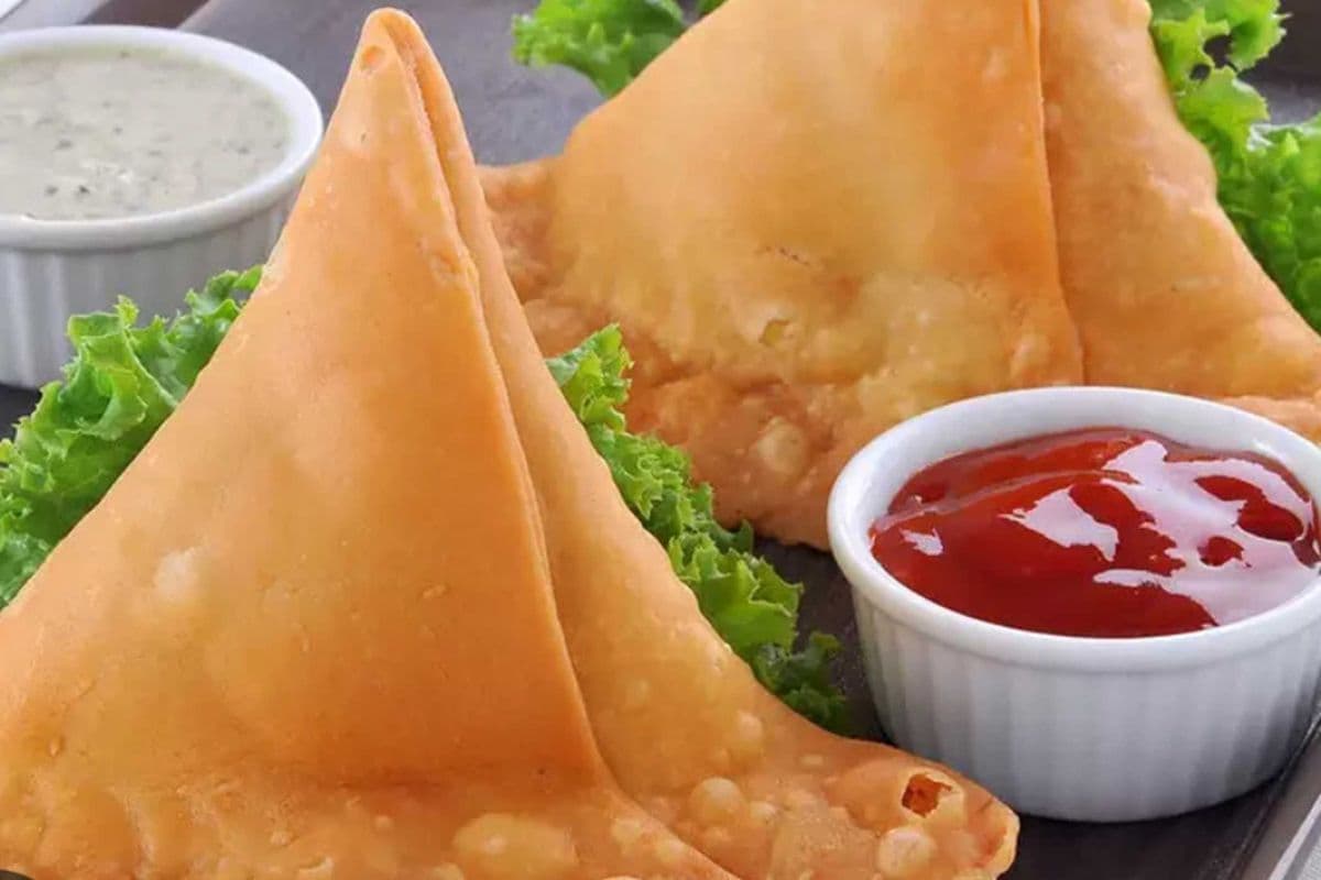 Veg Samosa 2Pcs (Big Size)